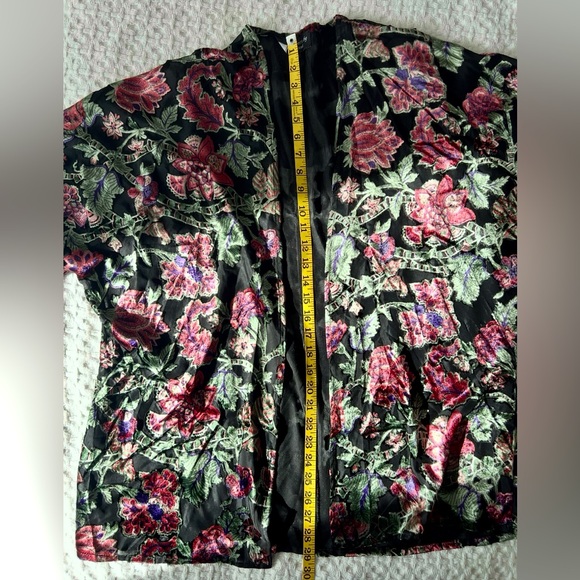 Floral Crushed Velvet Women's Kimono - Picture 8 of 13